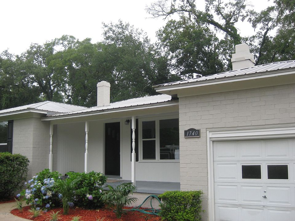 1st image of 1740 Valencia Dr