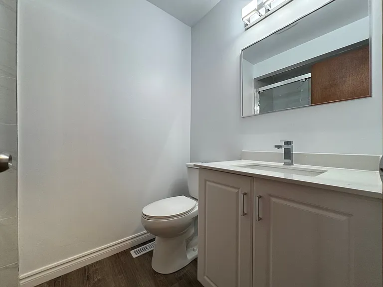 237 Veronica Dr #5 — Photo 9