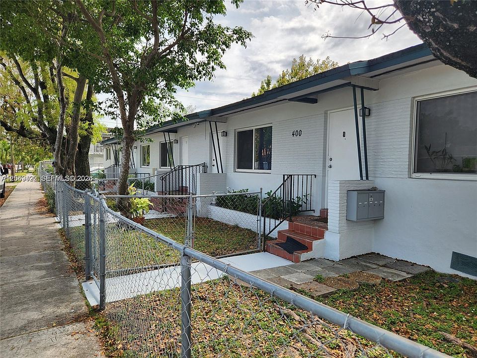 1st image of 400 SW 21st Ave APT 3