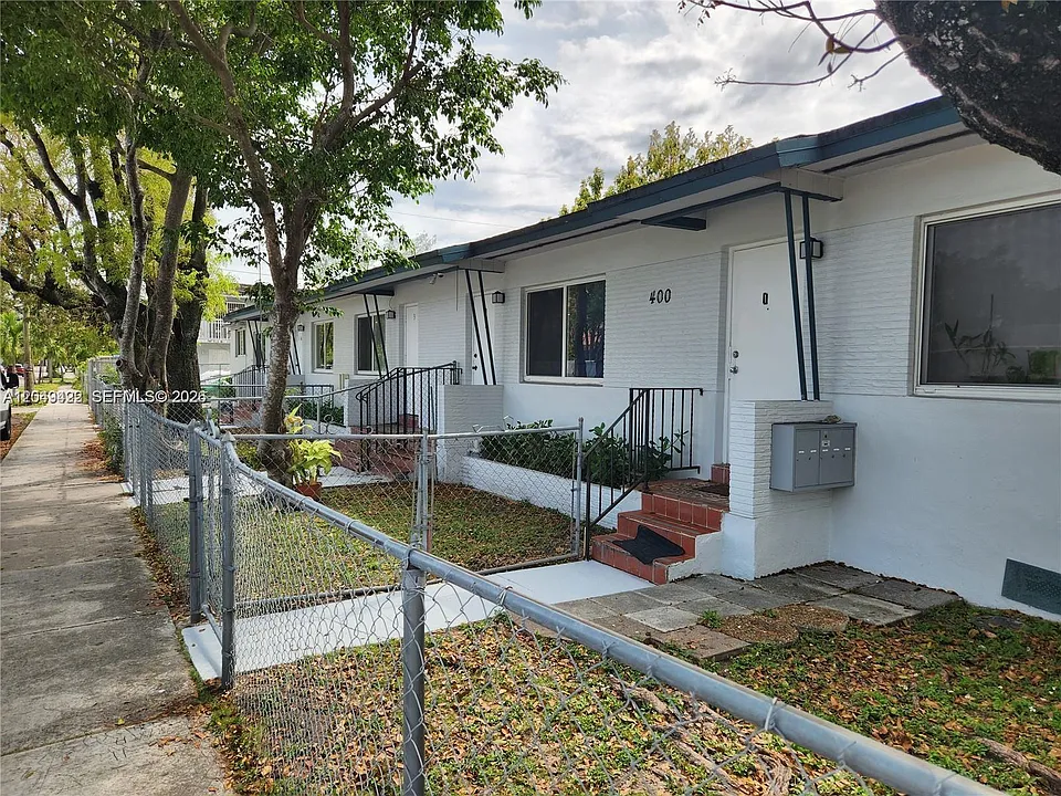 400 SW 21st Ave #3