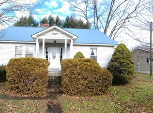 272 Cedar Ave, Alderson, WV 24910