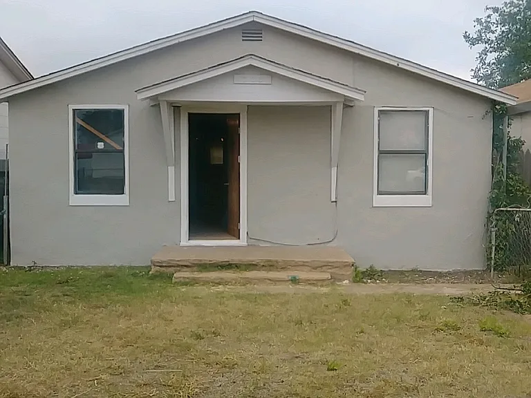 703 Delaware St — Photo 1