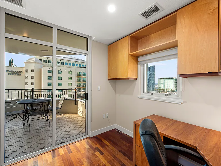700 W Harbor Dr W #1204 — Photo 22