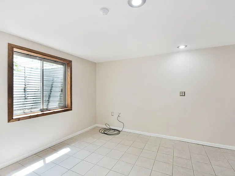 1194 Eagle Dr — Photo 23