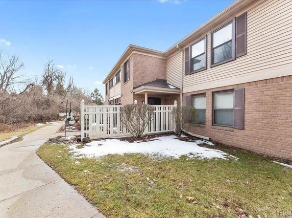 19506 Northridge Dr, Northville, MI 48167