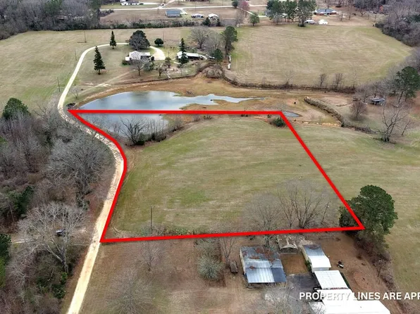 Oak St, Luverne, AL 36049