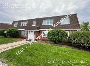 109 Harbor Dr #D, Oswego, IL 60543