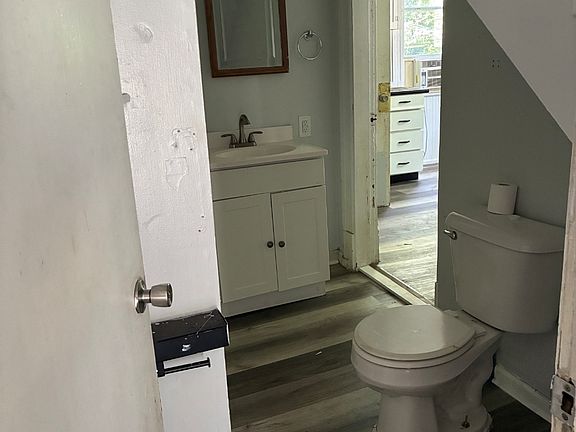 3rd image of 307 E Promenade St