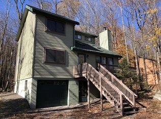 105 Woodridge Dr, Lake Ariel, PA 18436