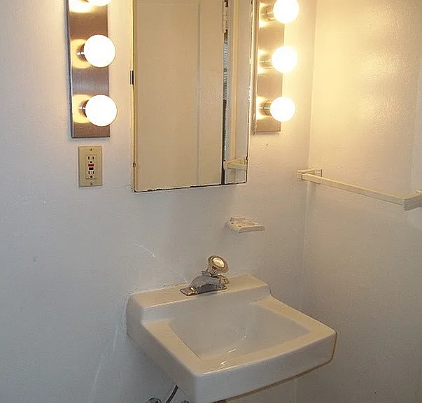 Studio bathroom sink & vanity cabinet