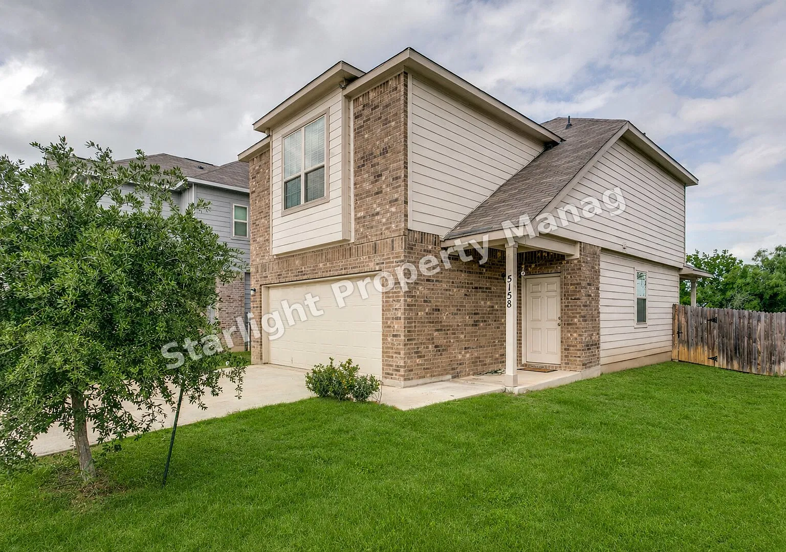 "Charming 3-Bed Sanctuary with 2.5 Baths in San Antonio Discover Your Cozy Retreat at 5158 Sandst... — Photo 1