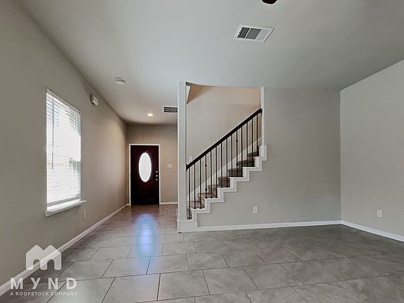 4th image of 1607 N City Oaks Ln