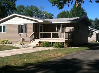 321 7th St SE, Watertown, SD 57201