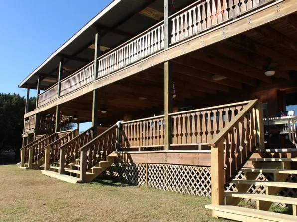 872 Ledgerock Dr, Canyon Lake, TX