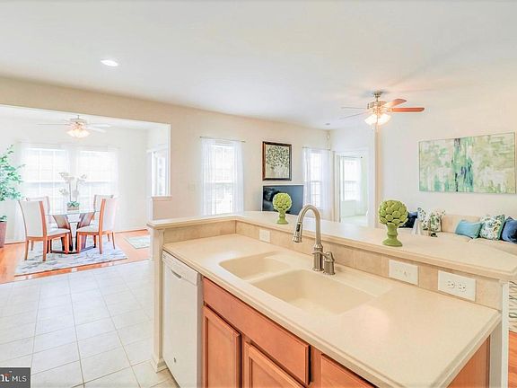4th image of 243 Anita Ct