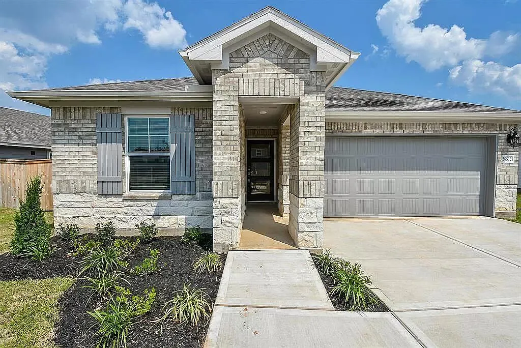 4 bed, 3.0 bath, 1978 sqft, $2,450 — Photo 1