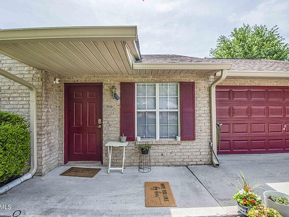 3rd image of 4812 Katia Ln