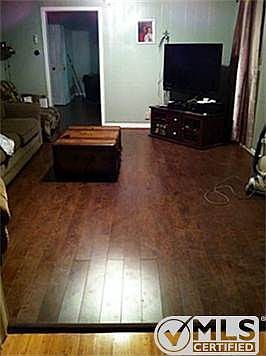 4th image of 2216 Greenville St