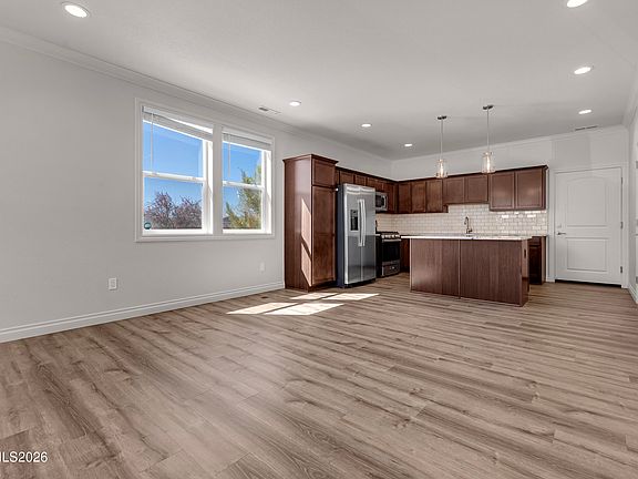4th image of 18653 Village Center Dr