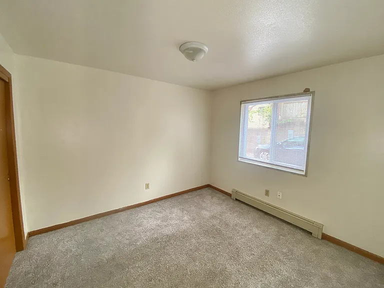 Oakcrest Street Apartments — Photo 12