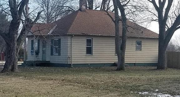 2nd image of 201 W Garrison St