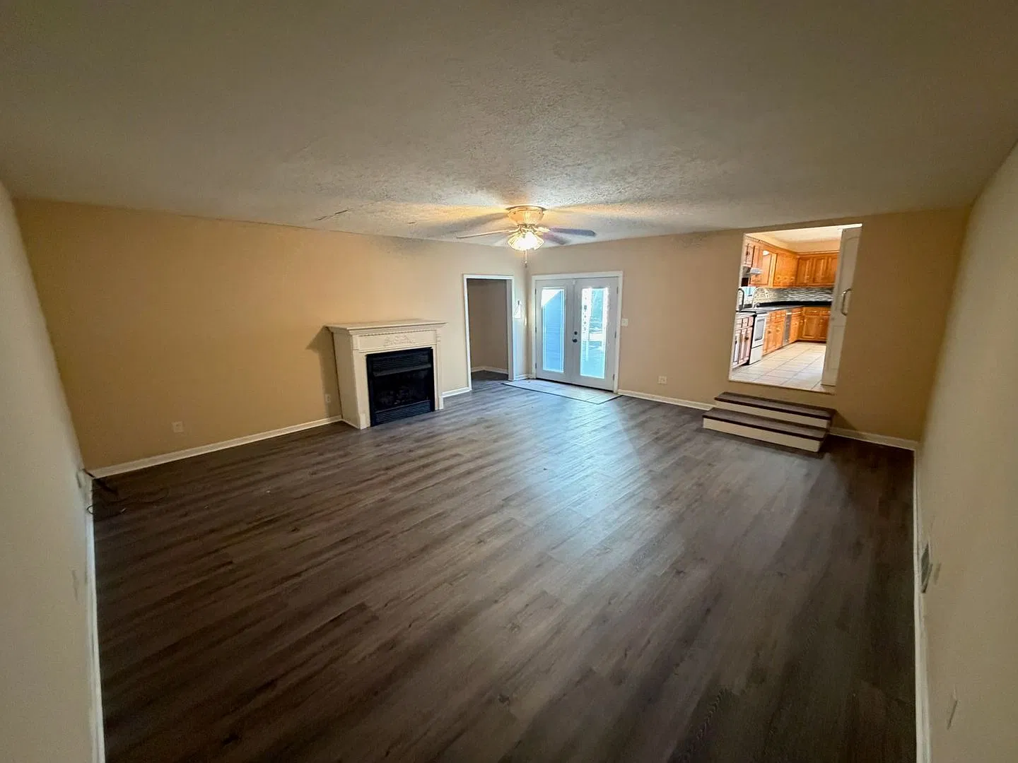 Spacious 4-Bedroom, 2-Bath Home for Rent 723 Cleveland Ave, Glasgow, KY — Photo 2