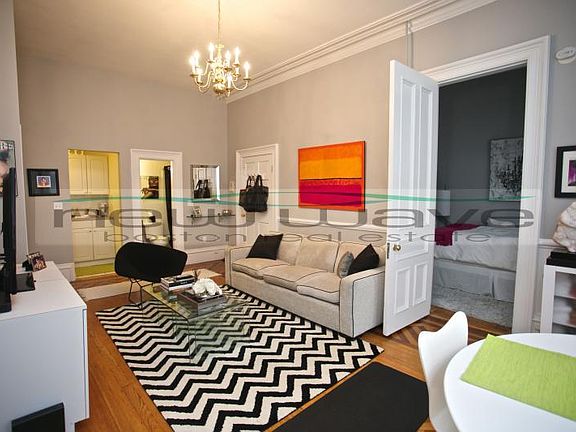 4th image of 300 Marlborough St APT 4