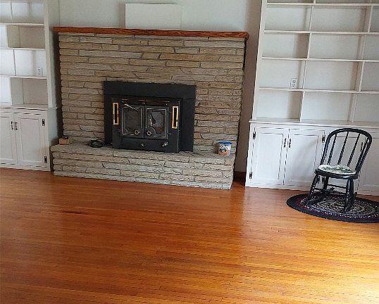 5th image of 135 N Church St