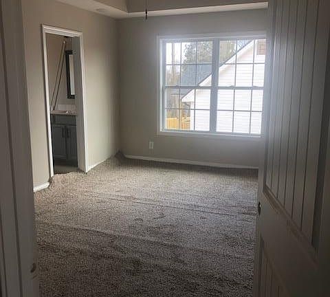 5th image of 10 Chestnut Dr