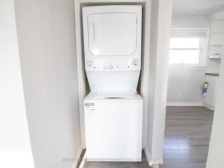 98 James St E #1 — Photo 18