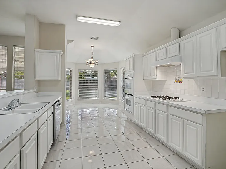 308 Sycamore Dr — Photo 11