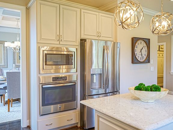 Images of the home are for illustrative purposes only and should never be relied upon