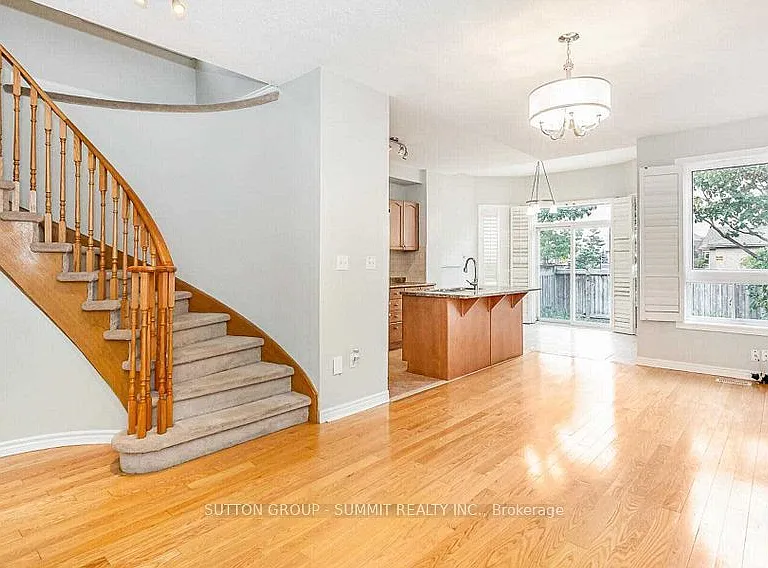 3330 Fountain Park Ave — Photo 3