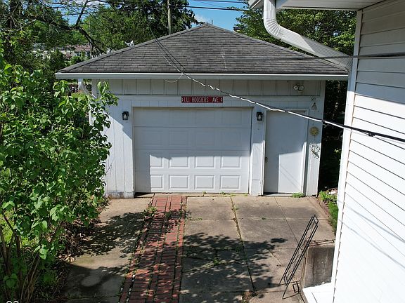 5th image of 801 E Jackson St