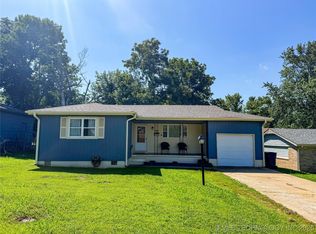114 W 32nd St, Sand Springs, OK 74063