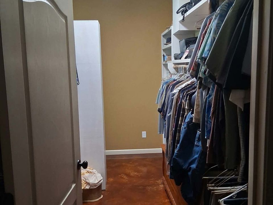 2nd image of 1024 Blake Genelle Rd