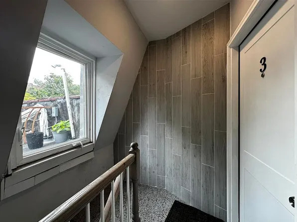 131 Monticello Avenue image 7 of 27