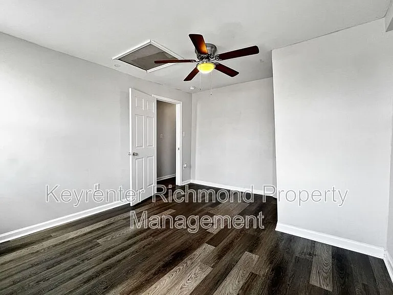 9 E 19th St — Photo 16