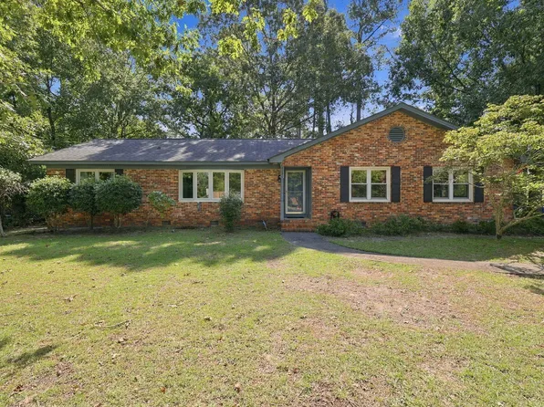 6320 Milford Rd, Fayetteville, NC 28303