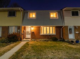 9 Winchester Dr #5, Greater Napanee, ON K7R3P9