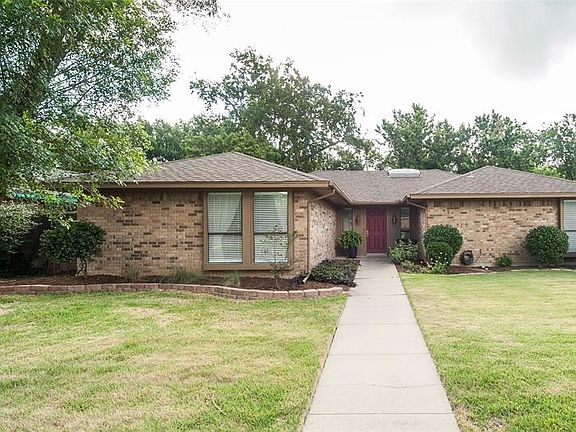 5th image of 3208 Old Orchard Ln