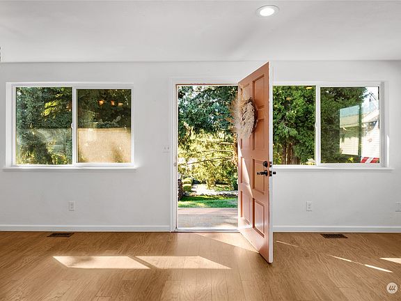 4th image of 6313 S Sheridan Avenue