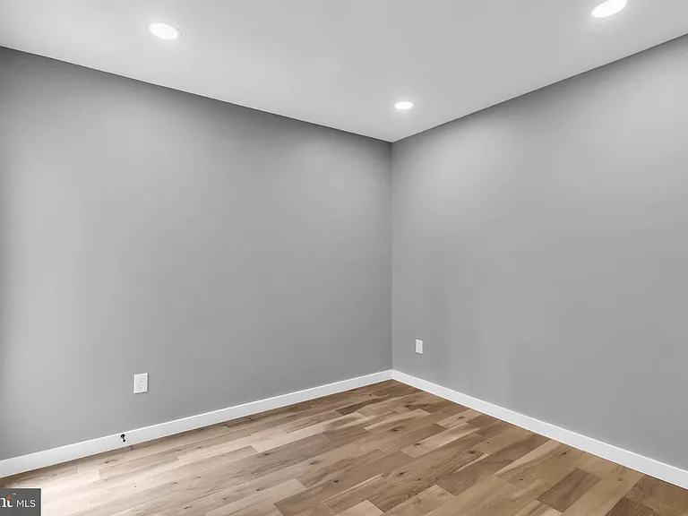 1505 W St SE #1 — Photo 15