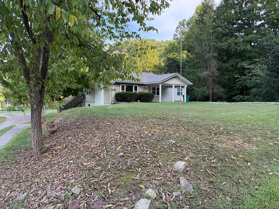 879 Charleston Rd