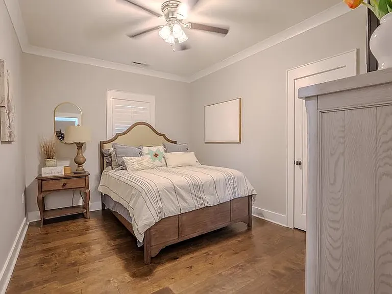 127 Ashbey Cir — Photo 36