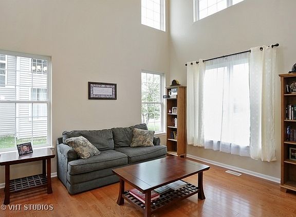 2nd image of 10890 Cortland Ln