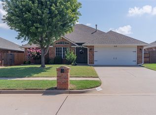 513 Eastview Dr, Yukon, OK 73099