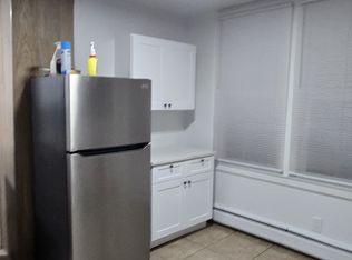 185 W 24th St #1F, Bayonne, NJ 07002