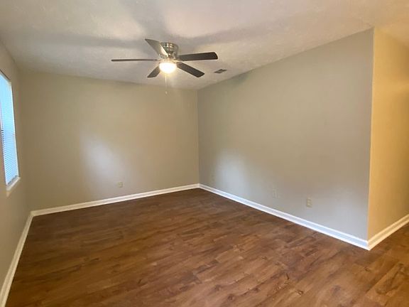 3rd image of 126 Oak Park Ct #128