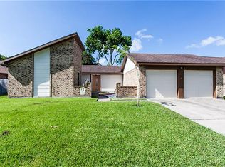 2826 Pickett Dr, League City, TX 77573